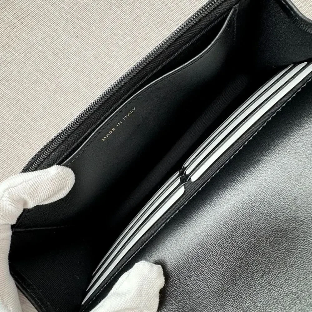 Chanel Women Pre-Loved Bag Brand New Condition